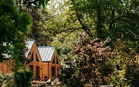 Jabłoń Lake Resort